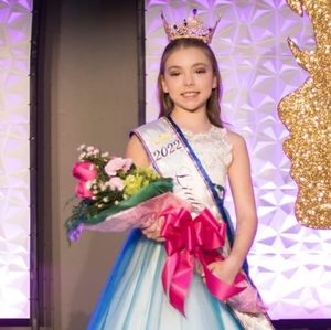 Meet your Posher, Crystal